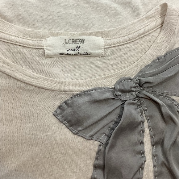 J. Crew Tee with a Silk Bow Tee SZ Small - Picture 2 of 11